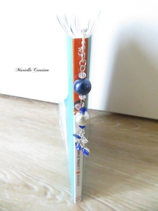 Marque-page argenté avec cerise et perles en verre assorties - 3 couleurs au choix 