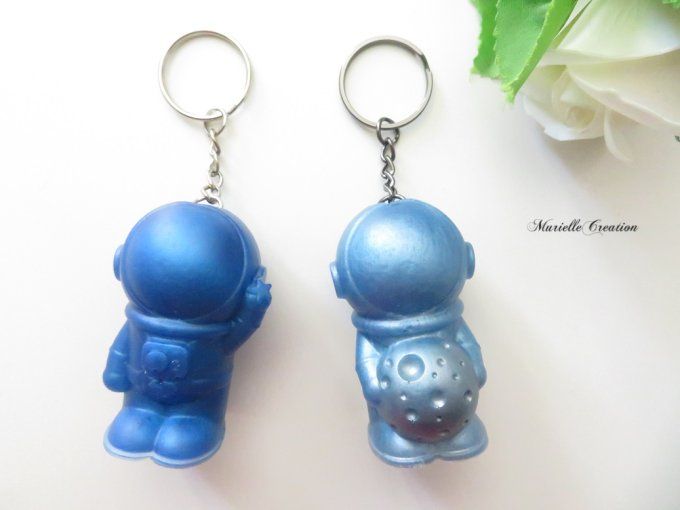 Porte-clés ou Bijou de sac Astronaute bleu foncé ou bleu clair