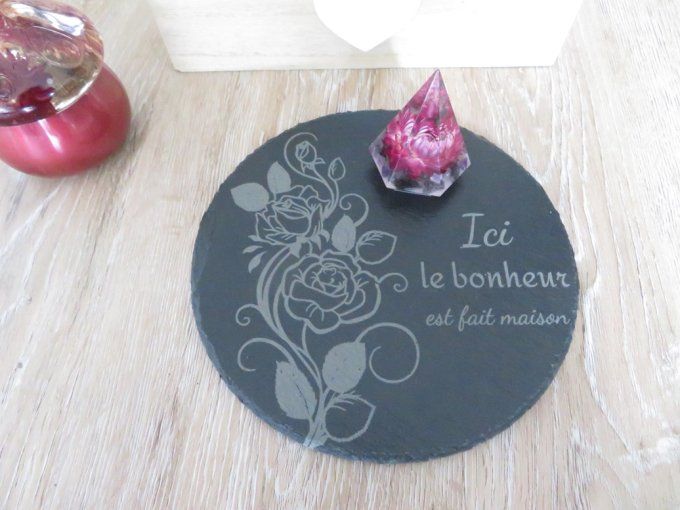 Décoration de table en ardoise gravure fleur roses, citation + orgonite améthyste et fleur séchée