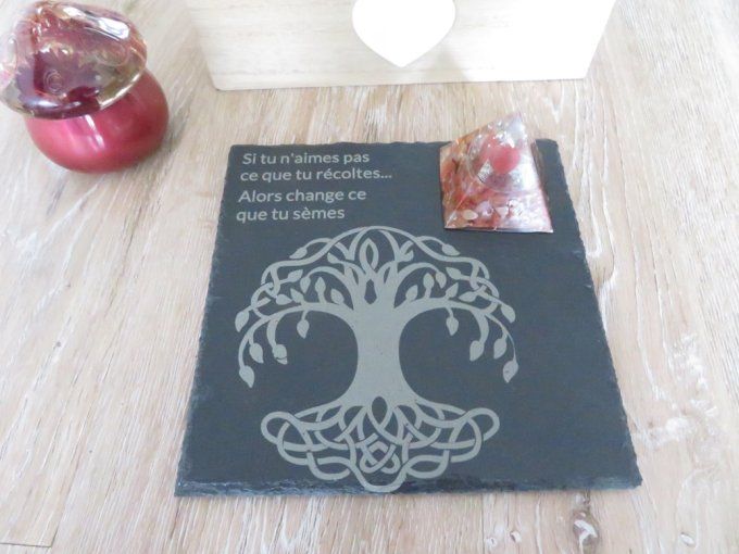 Décoration de table en ardoise gravure Arbre de vie, citation + orgonite Cornaline, fleur de vie